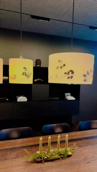 #licht #essen #genuss #geniessen #mitliebegemacht #lampenschirm #interiordesign #restaurantdecor #kellerbar #