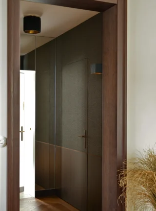 Der Plissee Lampenschirm ist einfach immer eine gute Wahl. Zeitlos - passt immer. Auch so wie hier als Deckenleuchte. #licht #leuchte #lampenschirm #deckenlampe